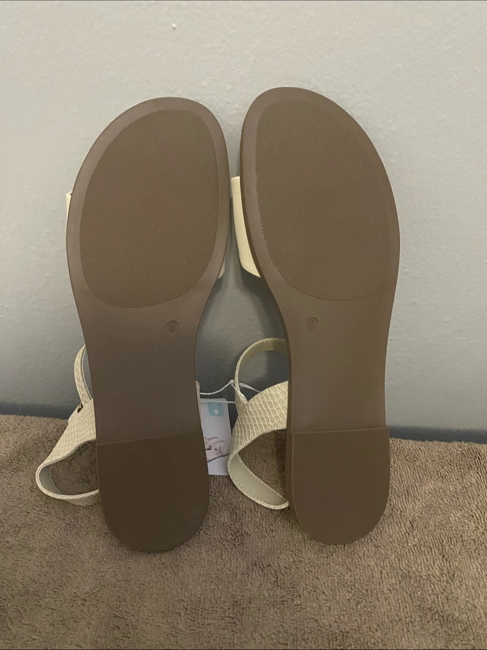 Sandals - Picture 6 of 9